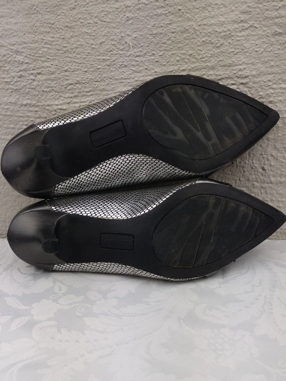 Anne Klein Finn Metallic Grey Pebbled Textured Point Toe Kitten Heel Pump Shoe
